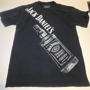 Jack Daniel Whiskey Medium T shirt great graphic! Pre owned but inexcellent cond